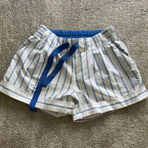 Lululemon shorts size 6, EUC